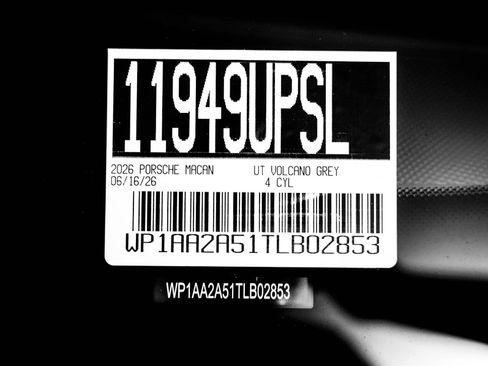 Certified 2026 Porsche Macan AWD/4WD image 29
