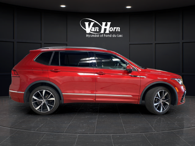 Used 2024 Volkswagen Tiguan SEL R-Line AWD/4WD image 8
