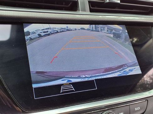 Used 2023 Buick Encore GX Select w/ Sport Touring Package FWD image 5