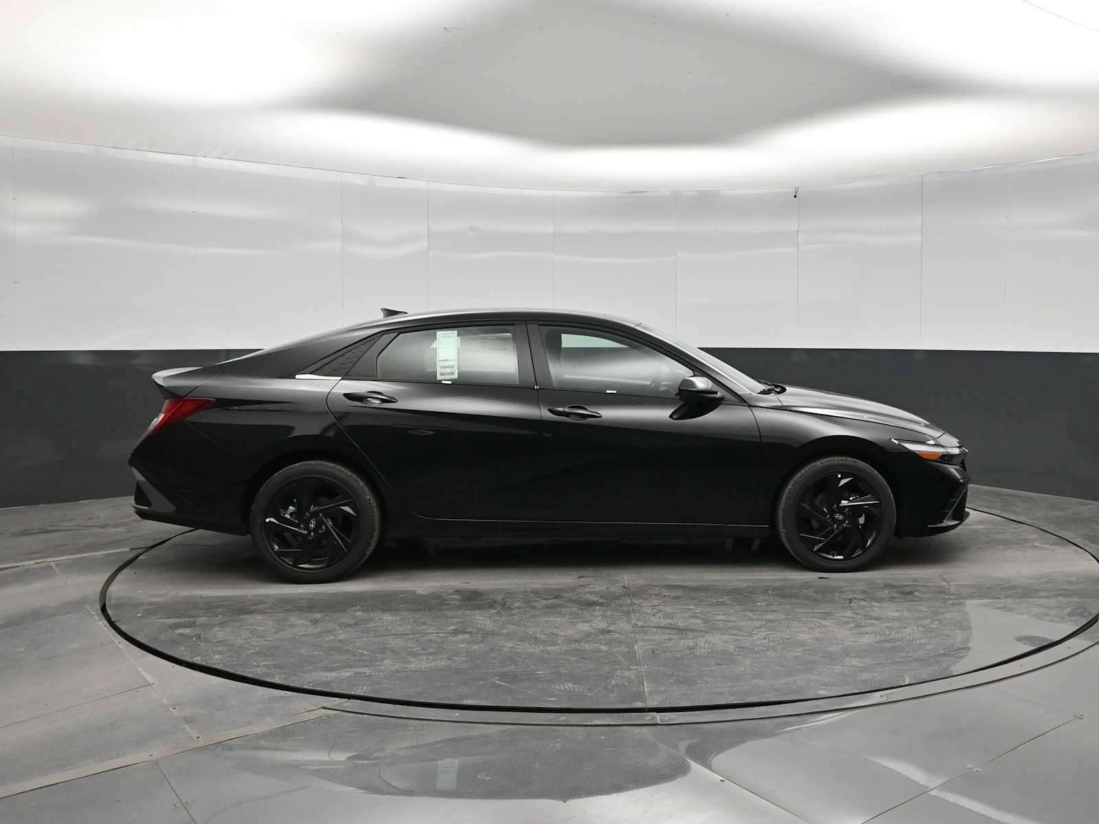 New 2026 Hyundai Elantra SEL Sport Premium FWD image 9