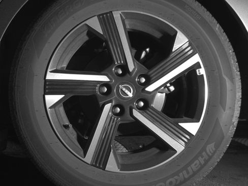 Used 2025 Nissan Sentra SV image 14