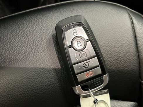Used 2024 Ford Edge SEL w/ Convenience Package AWD/4WD image 40