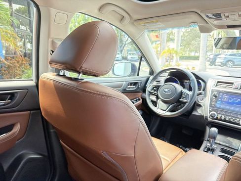 Used 2019 Subaru Outback 2.5i Touring AWD/4WD image 17