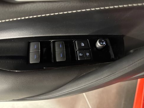 Used 2020 Toyota Corolla SE FWD image 24