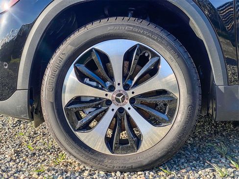 New 2025 Mercedes-Benz GLA 250 4MATIC image 9