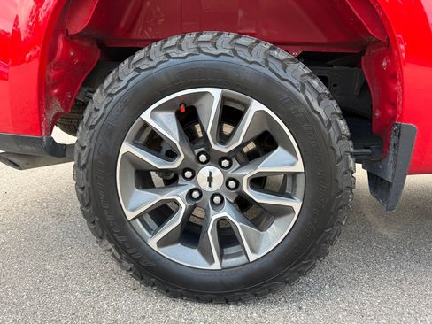 Used 2022 Chevrolet Silverado 1500 RST AWD/4WD image 9