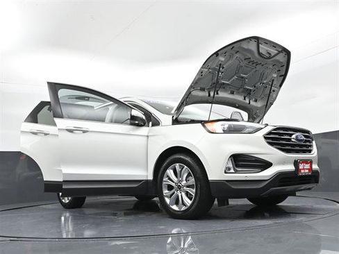 Certified 2024 Ford Edge Titanium AWD/4WD image 42