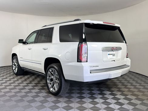 Used 2020 GMC Yukon Denali w/ Denali Premium Package RWD image 3