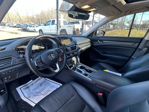 Used 2018 Honda Accord Touring image 22