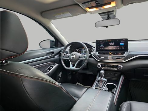 Used 2023 Nissan Altima 2.5 SR w/ SR Premium Package FWD image 8