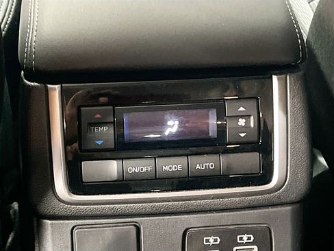 Used 2023 Subaru Ascent Premium w/ Convenience Package image 24