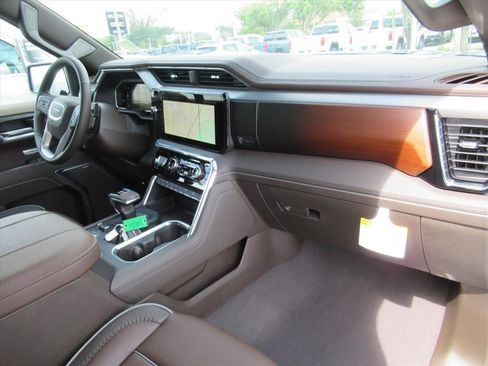 New 2026 GMC Sierra 1500 Denali w/ Denali Reserve Package image 11