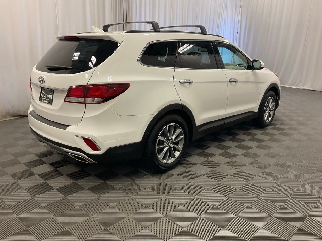 Used 2019 Hyundai Santa Fe XL SE FWD image 3