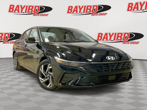 Used 2024 Hyundai Elantra Limited image 1