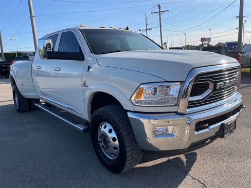 Used 2018 RAM 3500 Laramie Longhorn image 8