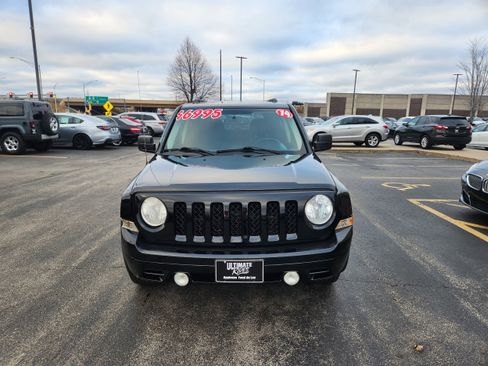 Used 2014 Jeep Patriot Latitude image 2