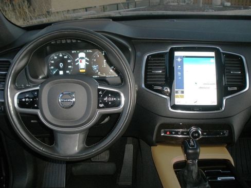 Used 2018 Volvo XC90 T6 Momentum w/ Convenience Package image 36