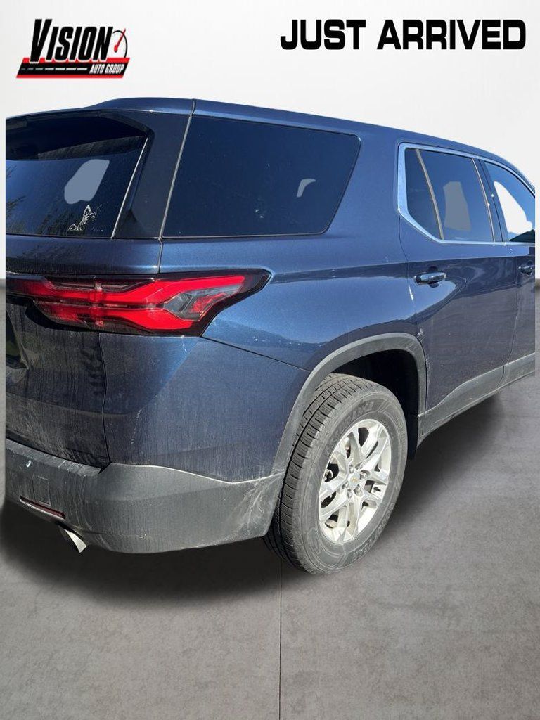 Used 2022 Chevrolet Traverse LS AWD/4WD image 5