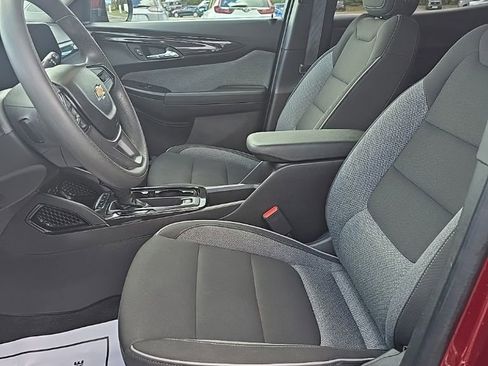 Used 2024 Chevrolet TrailBlazer LT image 11