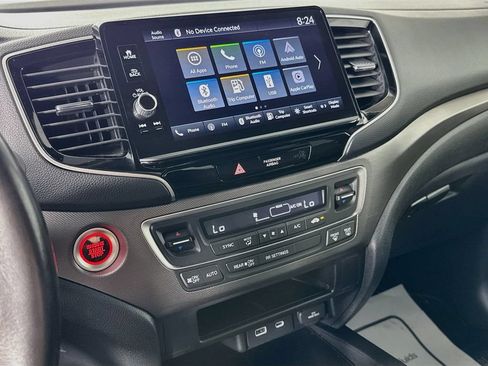 Used 2025 Honda Ridgeline Sport image 17