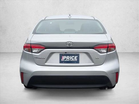 Used 2025 Toyota Corolla LE image 7