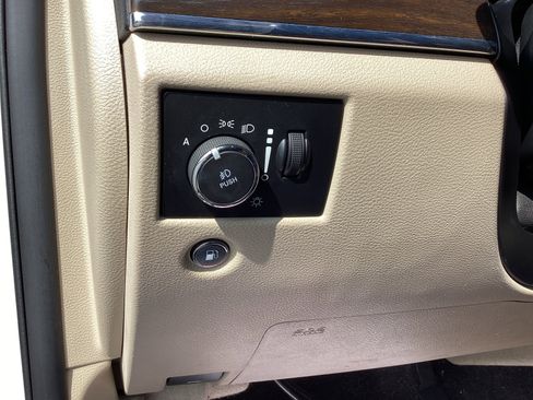 Used 2017 Jeep Grand Cherokee Limited image 18