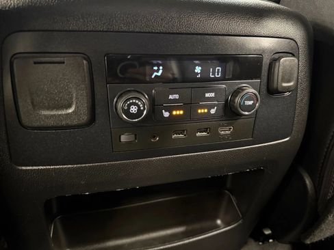 Used 2020 GMC Yukon XL Denali w/ Denali Ultimate Package AWD/4WD image 32