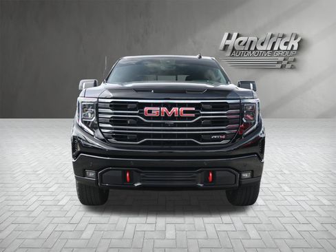 Used 2025 GMC Sierra 1500 AT4 w/ AT4 Premium Package AWD/4WD image 3
