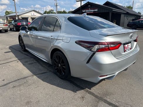 Used 2021 Toyota Camry SE image 5