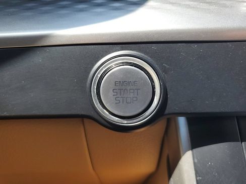 Used 2024 Kia Carnival LX FWD image 27