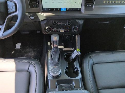 New 2026 Ford Bronco Badlands AWD/4WD image 18