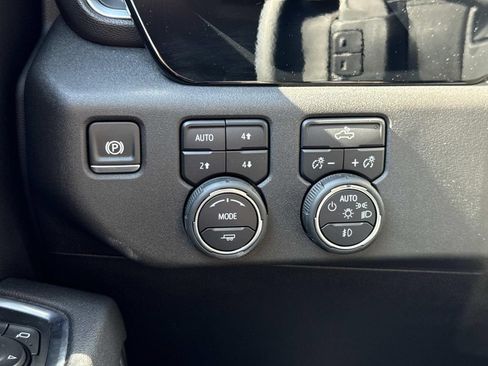 Used 2025 Chevrolet Silverado 1500 RST AWD/4WD image 12