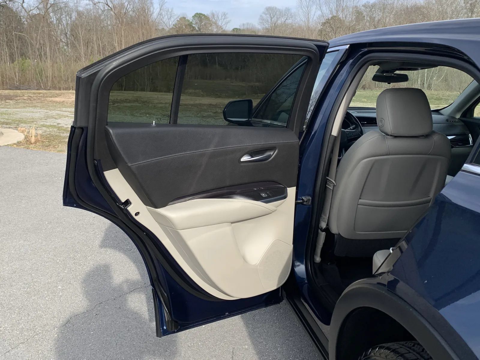 Used 2019 Cadillac XT4 Luxury FWD image 24