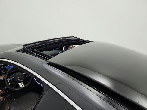Certified 2025 Mercedes-Benz CLE 450 4MATIC Coupe image 11