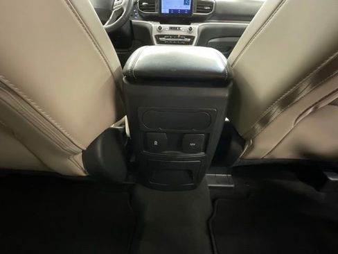 Used 2023 Ford Explorer XLT w/ Equipment Group 202A AWD/4WD image 27