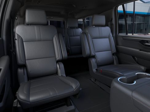 New 2026 Chevrolet Suburban RST w/ Comfort Package AWD/4WD image 17