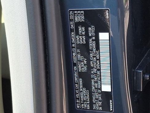 Certified 2024 Volvo XC60 T8 Plus w/ Climate Package AWD/4WD image 26