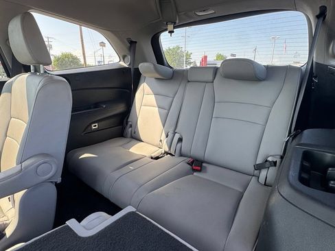 Used 2019 Honda Pilot Touring image 14