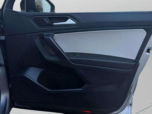 Used 2021 Volkswagen Tiguan SE R-Line w/ 3rd Row Seat Package image 8