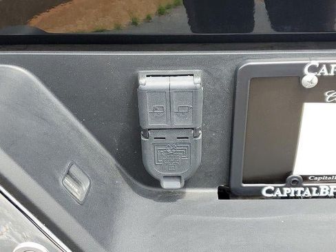 Used 2024 GMC Sierra 1500 SLT w/ SLT Premium Plus Package AWD/4WD image 13