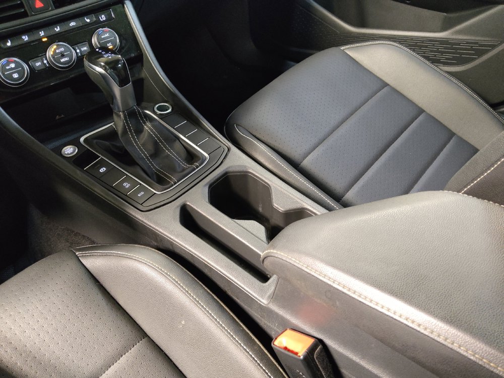 Used 2024 Volkswagen Jetta SE FWD image 26