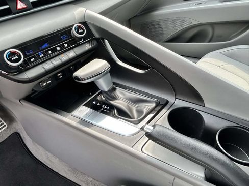 Certified 2025 Hyundai Elantra Sport FWD image 16