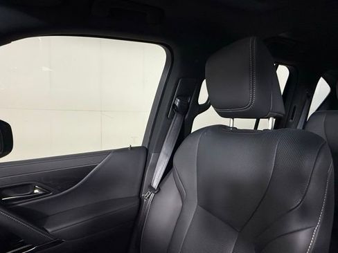 Used 2024 Lexus LX 600 4WD w/ Premium Package image 15