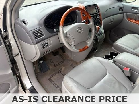 Used 2009 Toyota Sienna XLE Limited FWD image 25