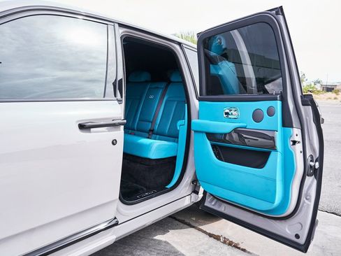 Used 2025 Rolls-Royce Cullinan Black Badge image 30