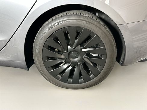 Used 2025 Tesla Model 3 Long Range AWD/4WD image 11