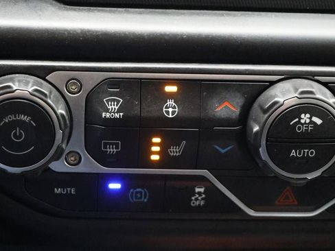 Used 2023 Jeep Wrangler Unlimited w/ Cold Weather Group image 20