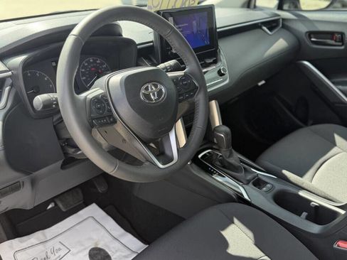 Used 2024 Toyota Corolla Cross LE FWD image 18