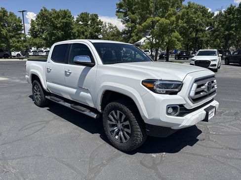 Used 2023 Toyota Tacoma Limited AWD/4WD image 4