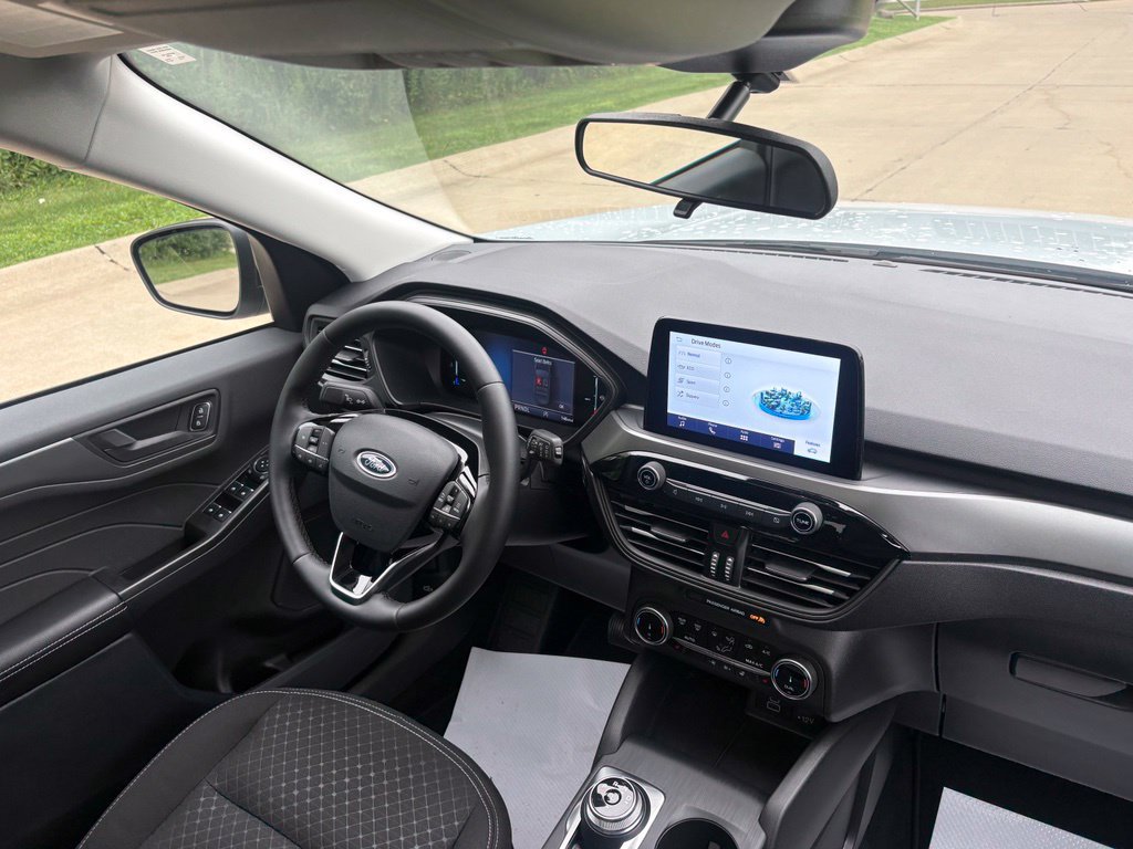 Used 2026 Ford Escape Active w/ Cold Weather Package FWD image 34